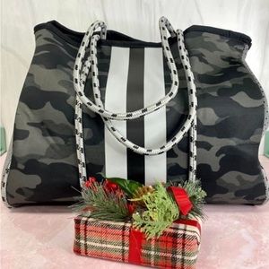 Neoprene Tote - Camo